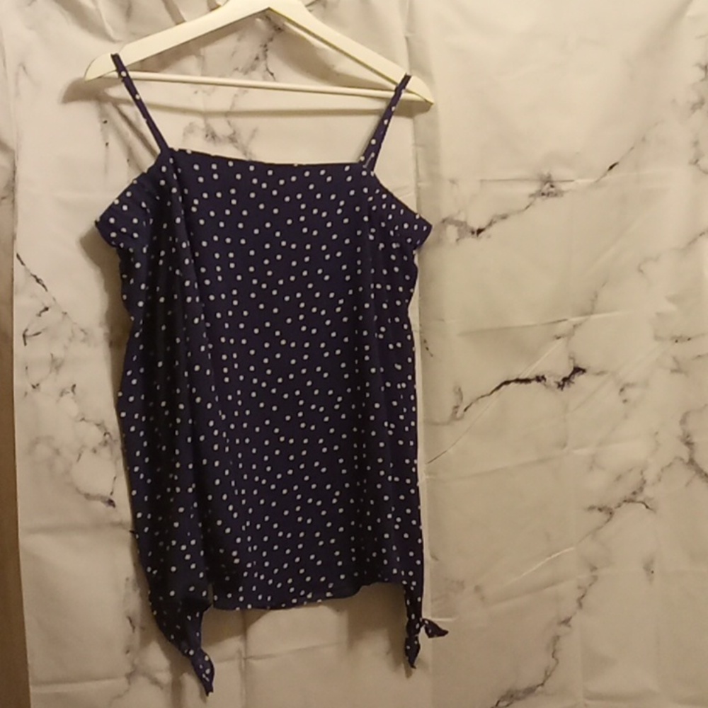 Free With Purchase Polly & Esther cold shoulder top Med đđđđ